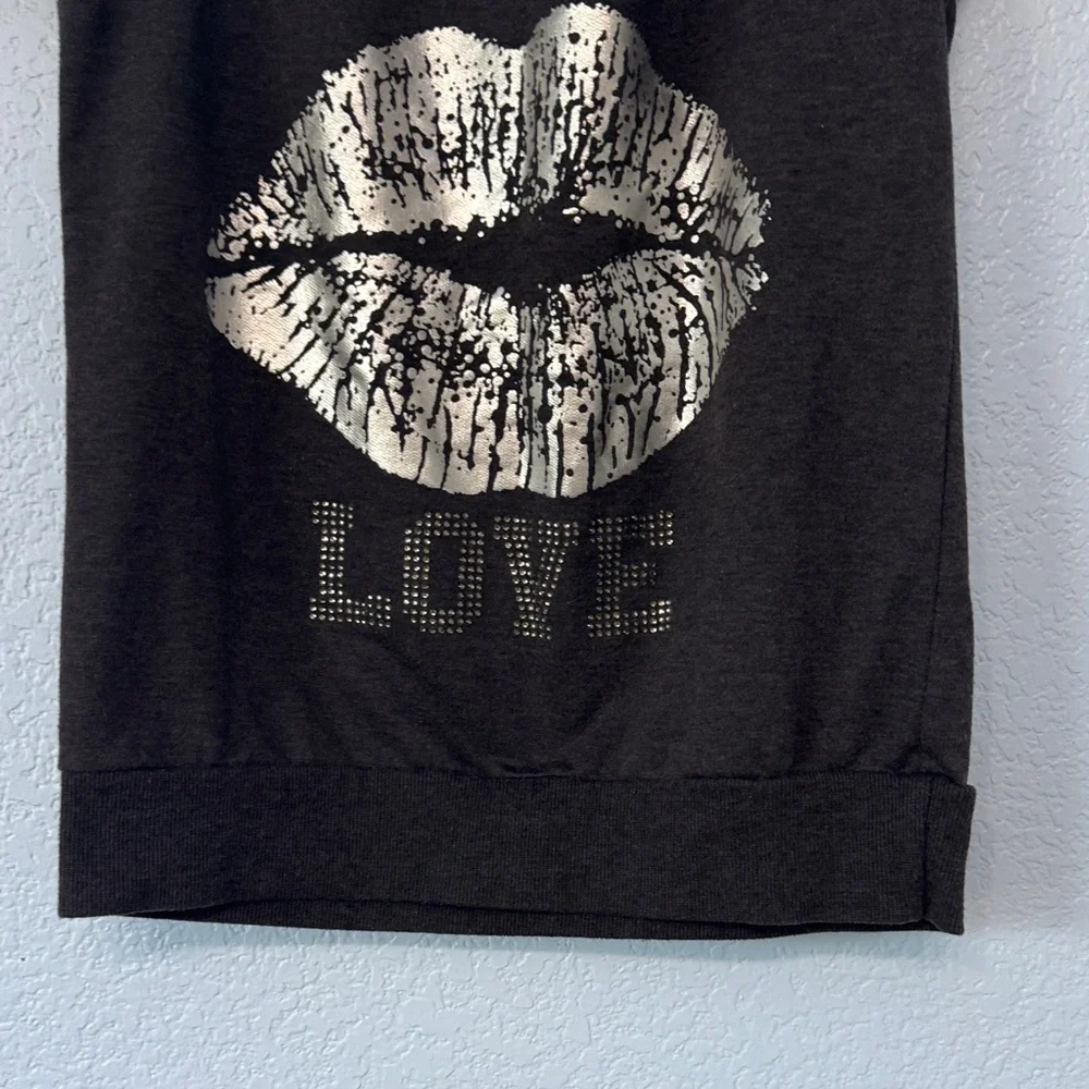 Miss Chievous Black Top with Cut Out sleeves With Silver Lips Size Medium - Picture 6 of 7